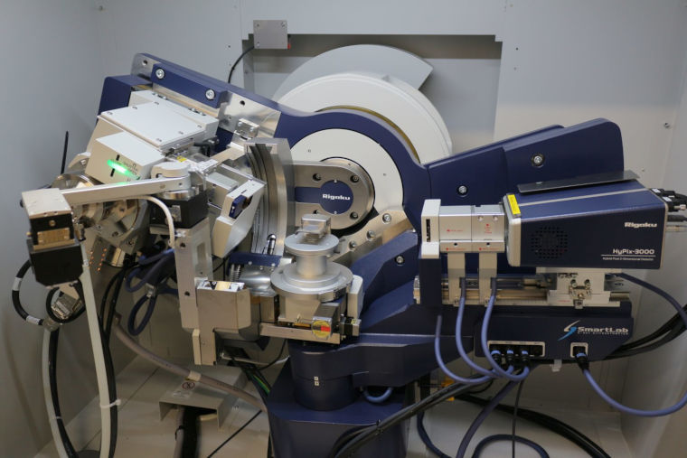 The X-ray diffractometer in the laboratory.