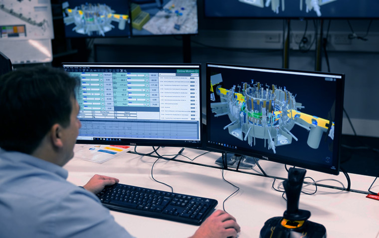An operator using the Remote Handling Operations software.